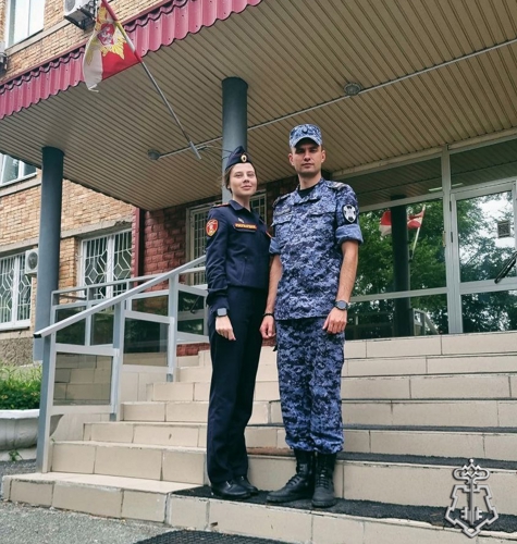 Героями рубрики «Знай наших» стала семейная пара из Управления вневедомственной охраны по Приморскому краю — серебряные призеры   по служебному биатлону.