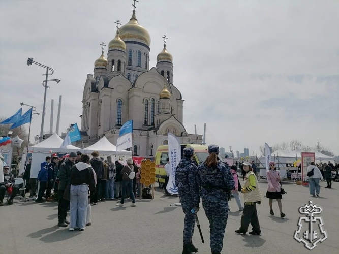 В Приморье росгвардейцы обеспечили безопасность граждан во время празднования Дня Весны и Труда