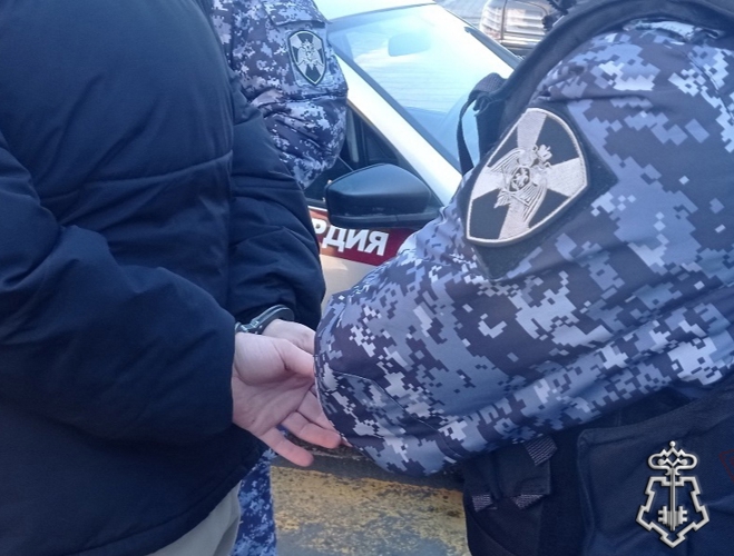 Во Владивостоке росгвардейцы пресекли попытку проникновения на территорию детского сада