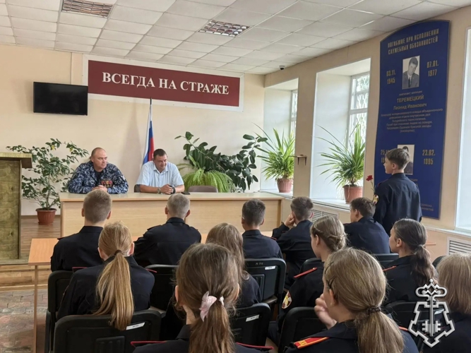 Урок мужества для кадетов: росгвардейцы рассказали о героизме от Куликовской битвы до наших дней